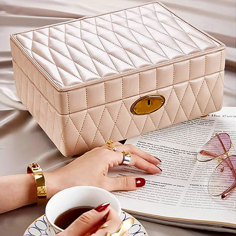 gepolstertes-_Uhrenetui-fur_-Damen